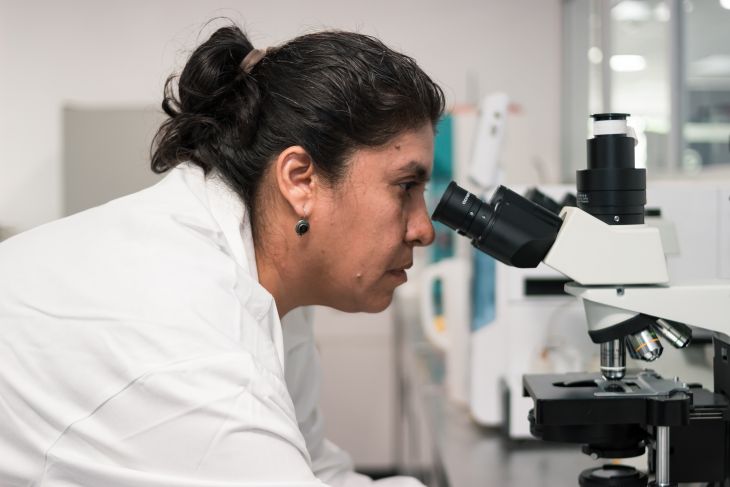 Familia y redes de apoyo, la clave para el éxito de las mujeres en la ciencia